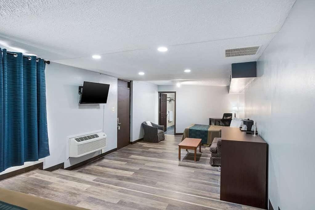 Red Carpet Inn & Suites Nj-73 Хамънтън Екстериор снимка