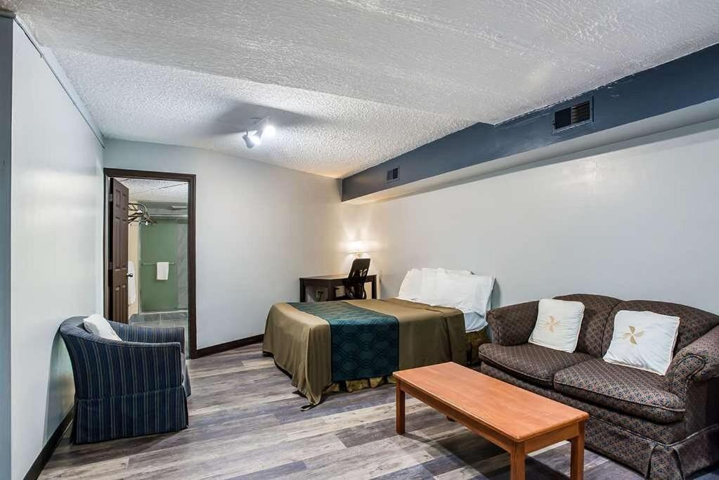 Red Carpet Inn & Suites Nj-73 Хамънтън Екстериор снимка